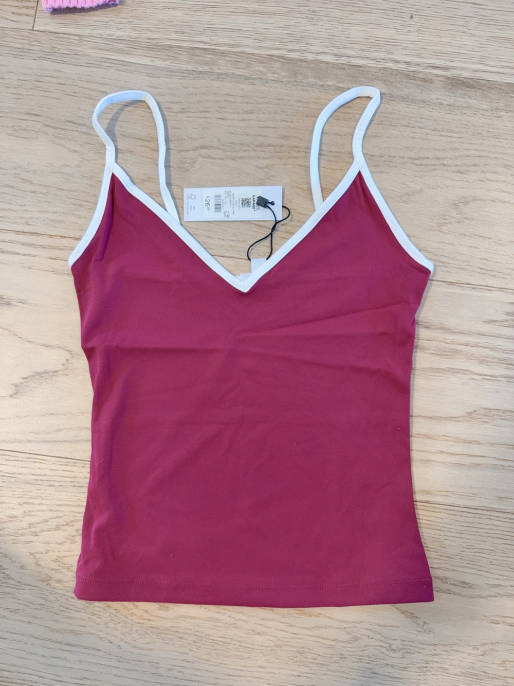 NWT 100090427 HAUT SLEEK V-NECK CAMI SOUR CHERRY XS